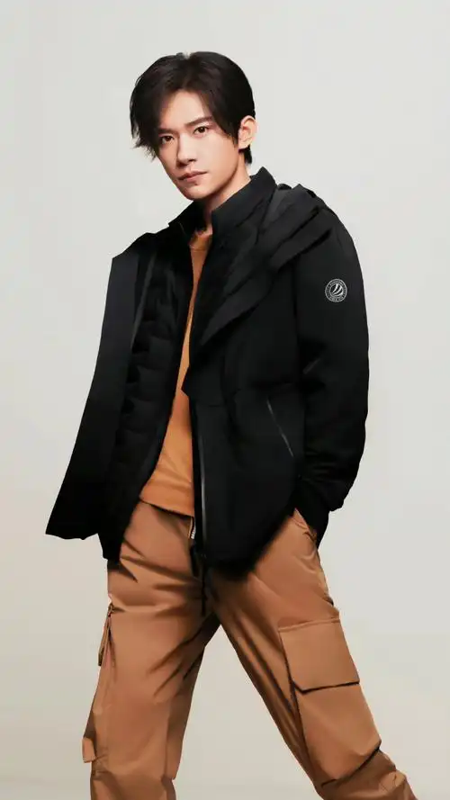 易烊千玺代言波司登##四字 易烊千玺 yyqx 四字弟弟