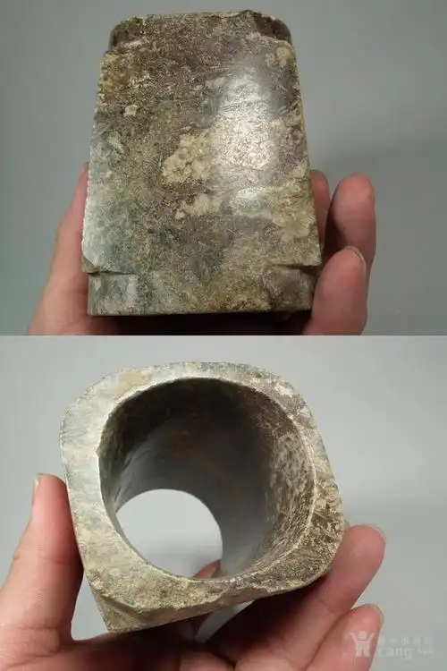 华夏古玩城 玉器 高古 > 良渚文化时期青玉带鸡骨白灰*沁色单节大方