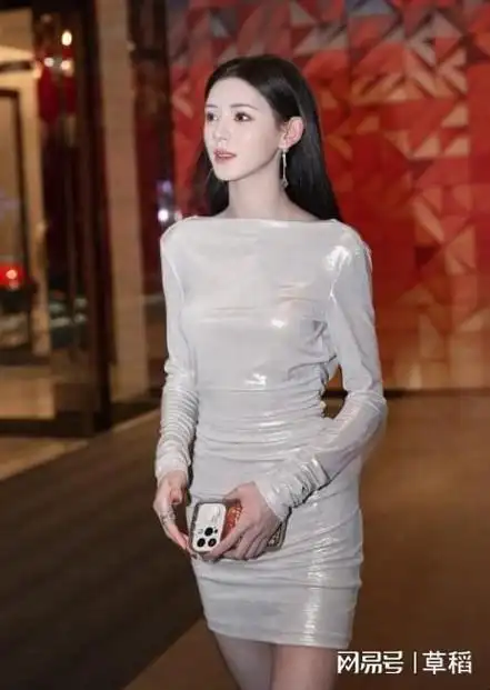 看完张予曦近照,我发现我和思聪有同样爱好|瑞丽|模特|王思聪|她的