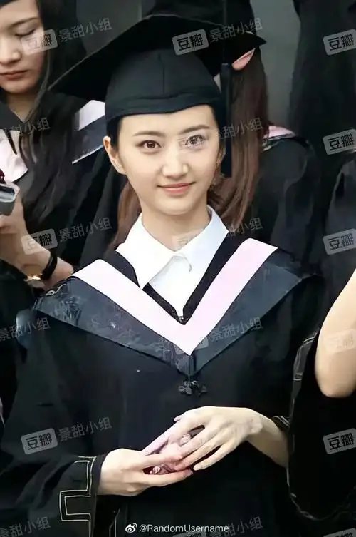 景甜北电07表本毕业照修复版