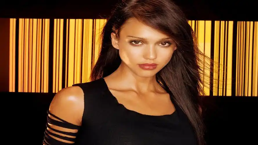 浅黑肤色的女人