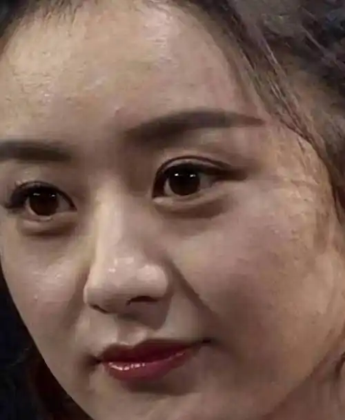 没滤镜真可怕!赵丽颖满脸粉刺,唐嫣不忍直视,吴昕沧桑遮不住