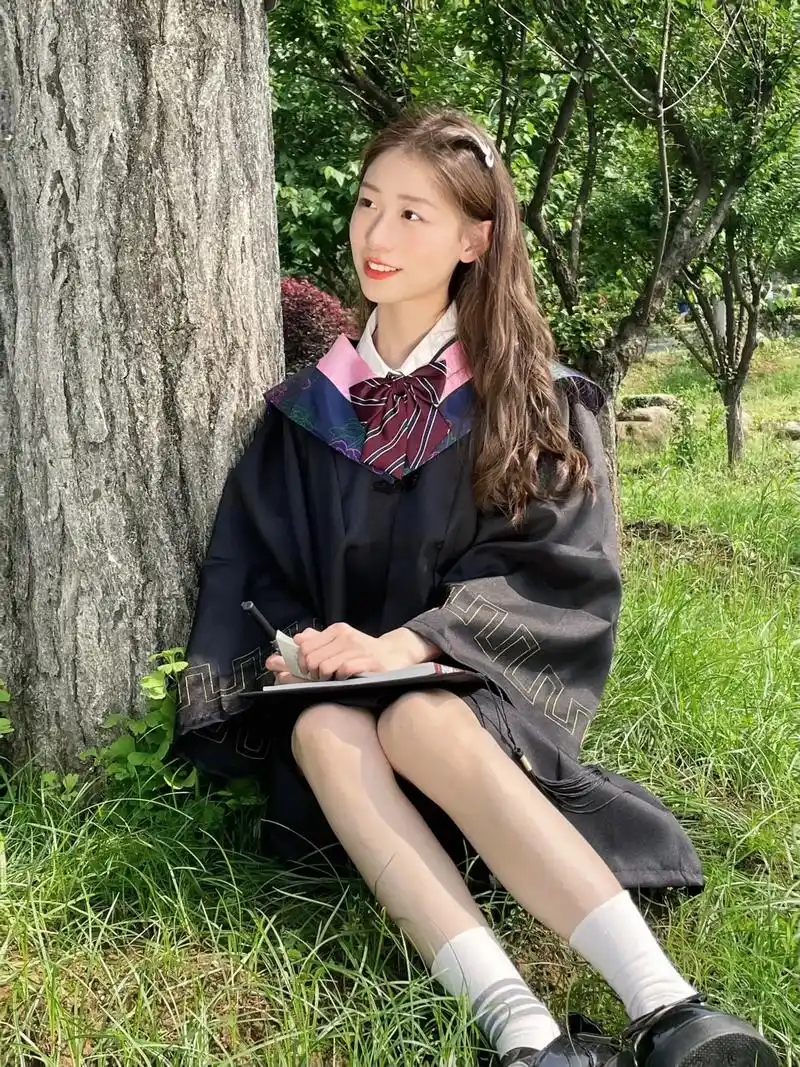 今年是主角 19级毕业啦 #毕业95 #女大学生 #ootd穿搭 #学士服