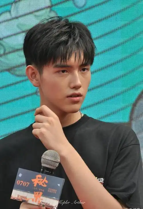 基因有多牛?《》这几位男星老婆美得冒泡,孩子颜值却有点尴尬