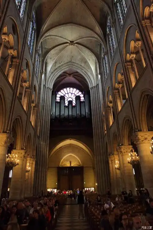 失火前的巴黎圣母院内部-已经不复存在的经典-5