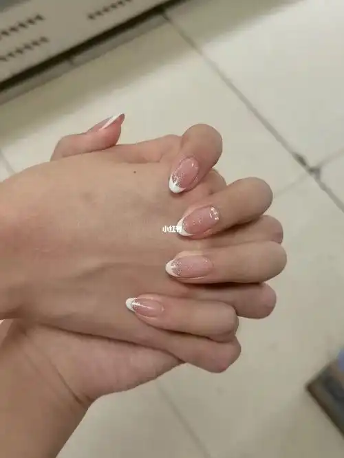 轻盈温柔优雅气质top1了呜呜呜肉肉手的本命  显得手指好修长呀#美甲