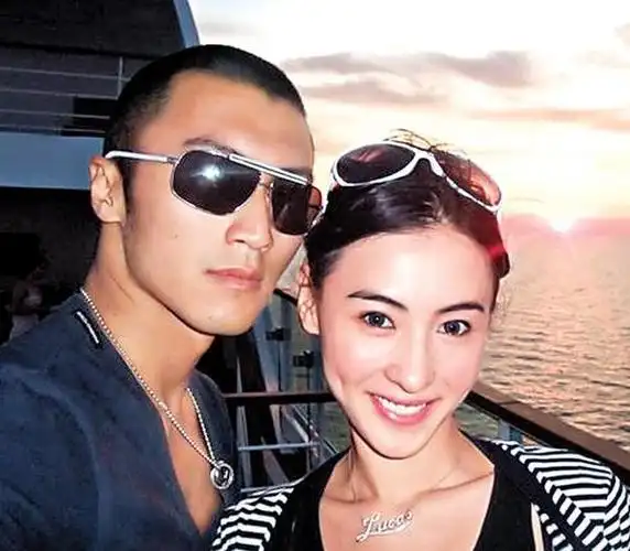 曝张柏芝与孙东海领证!3儿随继父姓,长子8字回应,谢贤无奈接受