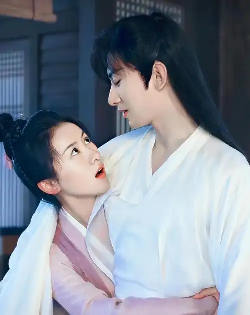 琉璃成毅袁冰妍火了cp超话飙升第二第一名地位不可撼动