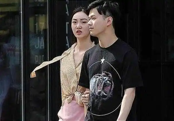 风光时给新欢买房子生孩子落魄被抛弃后想回家妻子做什么梦