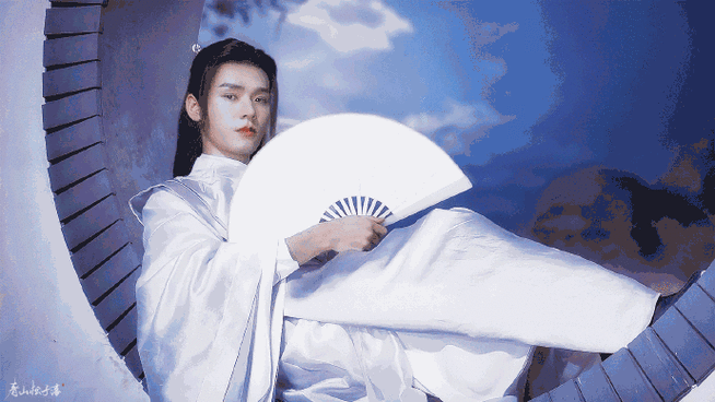 龚俊温客行#月下摇扇|心动名场面