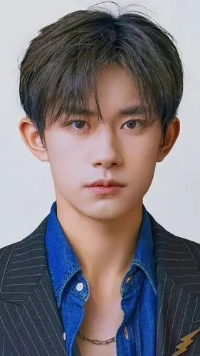 易烊千玺‖帅气证件照系列