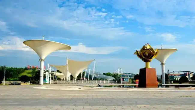 签约方特两大主题乐园落户宜春花博园