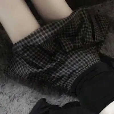 真人黑色系女生头像团子