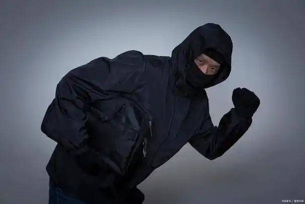 为什么中国的蒙面人都蒙下半张脸,西方的蒙面人都蒙上半张脸?