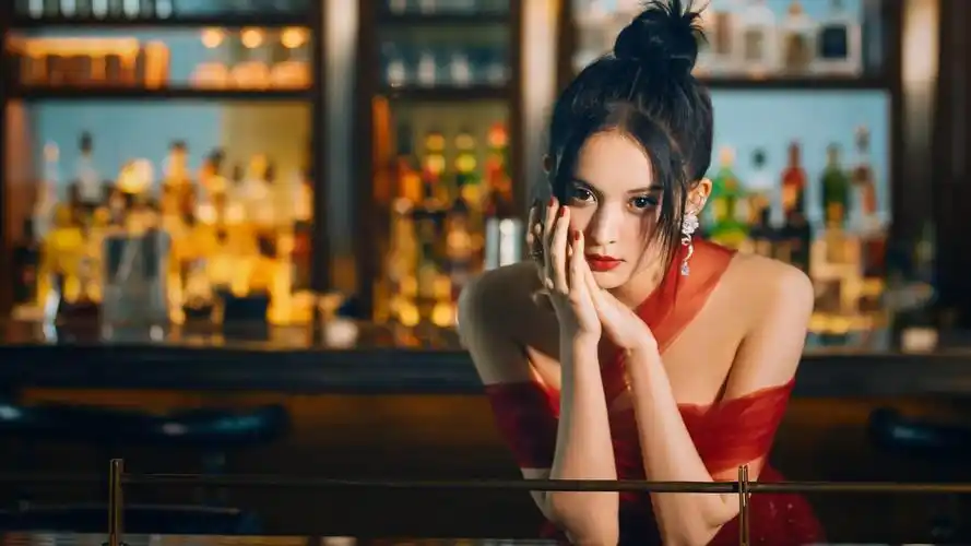 电脑壁纸 明星 大陆明星 古力娜扎优雅气质写真