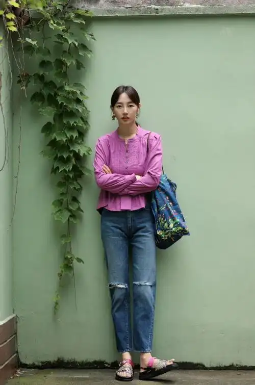 白百何真是拿捏了纯欲风穿深v连衣裙让人惊艳身材太有料