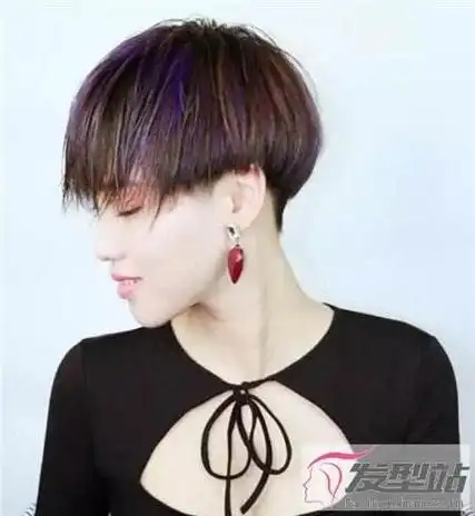 女生个性铲青发型酷炫吸睛回头率暴涨长发女生剪了一个铲青中性超短发