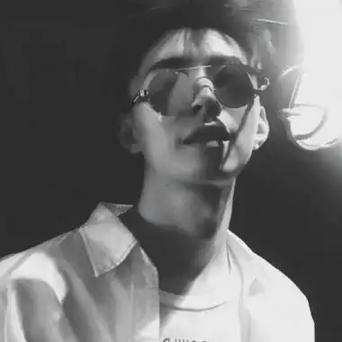 男生戴墨镜头像帅气好看很潮霸气十足的男生头像