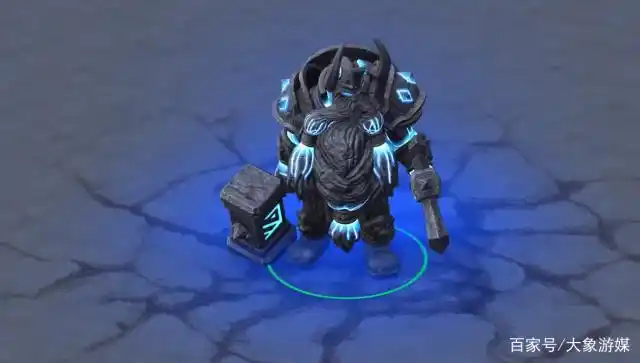 认出来了吗?这是人族英雄山丘之王开启天神下凡之后的模样.