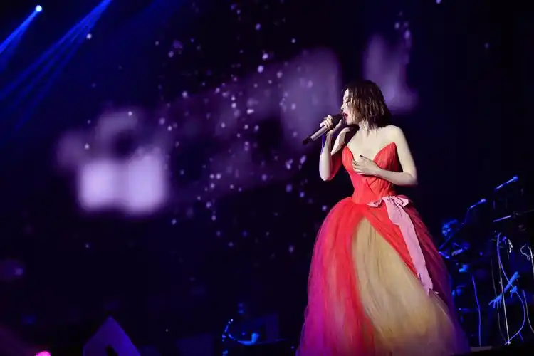 张靓颖巡回演唱会澳门完美收官,以"珍"相结束,你会值得更好的__凤凰网