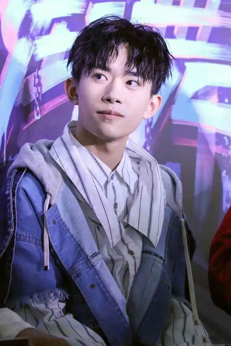 易烊千玺这就是街舞高清现场图片