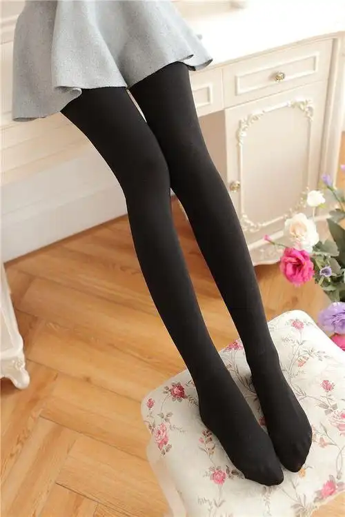 为什么女生穿丝袜时,脚会臭到难以忍受?