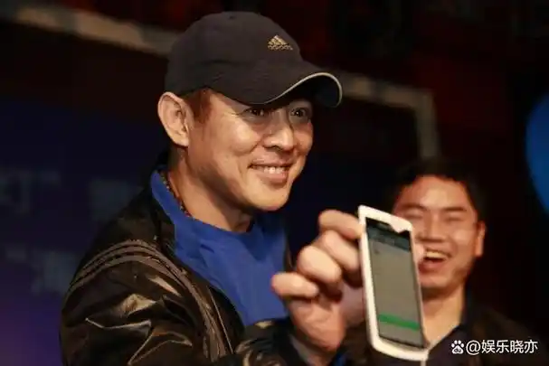 李连杰对利智说:咱们两个女儿都挺奇怪的,相貌既不像