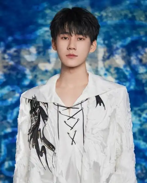 时代少年团张真源有多高?