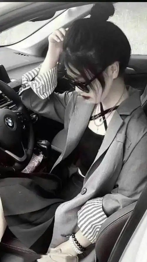 女生头像:0201霸气侧漏女生头像