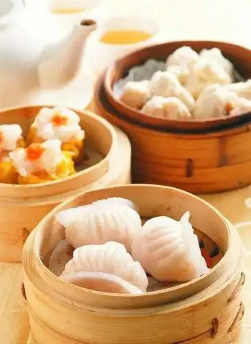 港式茶点熙熙攘攘中的笃定