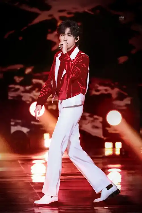 田震宋亚轩时隔7年再同框##宋亚轩跳popping