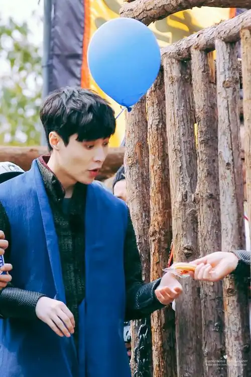 极限挑战之饿坏了的小绵羊 张艺兴