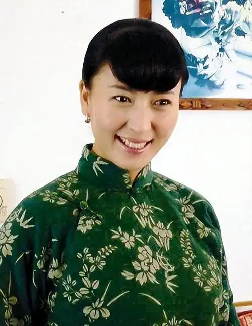 演员闫学晶45岁意外怀孕儿女的一番话让她老泪纵横