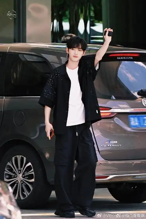 时髦百搭图源cr网络见水印丁程鑫超话#丁程鑫你好星期六