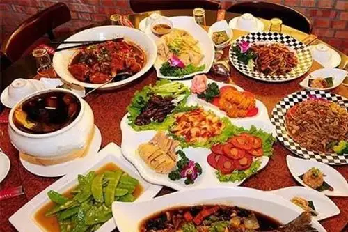 广西一副局长在"家宴"中渐渐沦陷,多次受贿被"双开"!_腾讯新闻