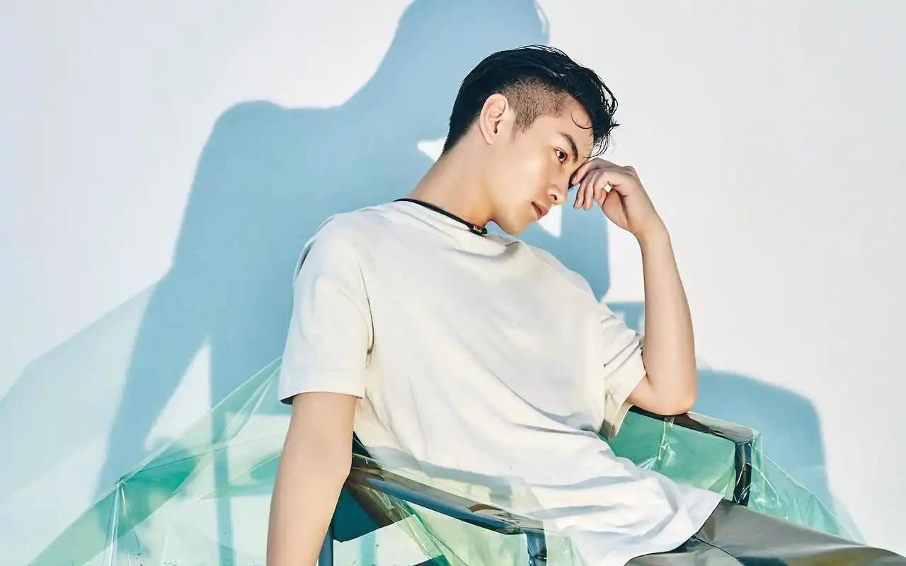 陈晓帅气时尚杂志高清写真图片桌面壁纸