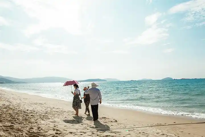 去海滩的时间大概是9点左右吧,都没有人来,度假模式发挥的淋漓尽致,都