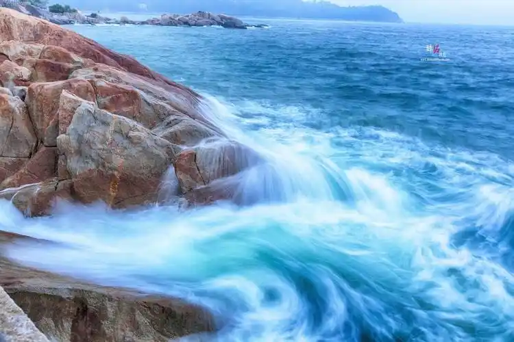 朗诵:祖国啊,我是一朵浪花