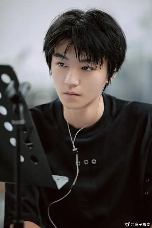 王俊凯排练素颜##王俊凯十周年排练花絮