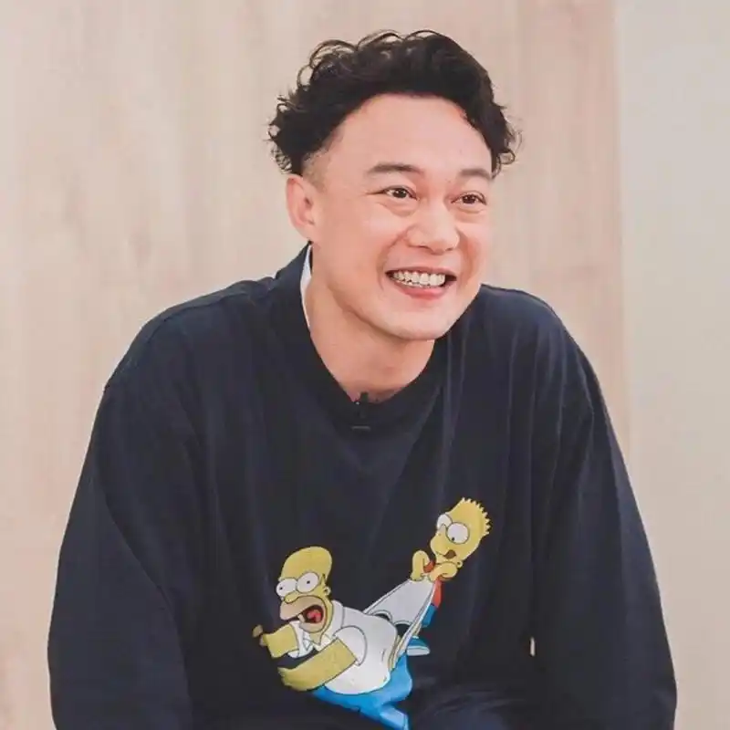 陈奕迅(eason chan),1974年7月27日出生于中国香港,祖籍广东省东莞市