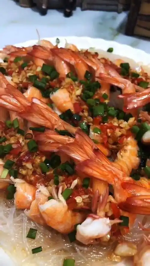 蒜蓉虾这样做特别有食欲不但营养丰富做法也非常简单