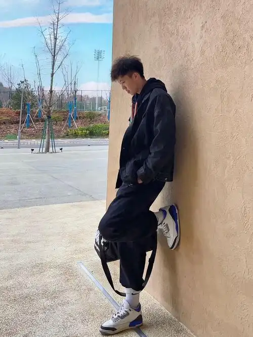 普普通通的帅哥