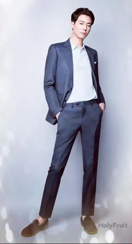 韩国男神赵寅成膝盖疼痛严重到做手术令粉丝担忧