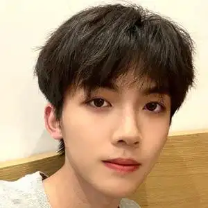 学生短发型价格