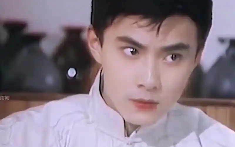 终于知道当年港娱不好混的原因了!谁能拒绝有头发的张卫健呢!