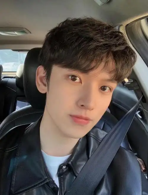 又到了男生扎堆理发的季节,什么脸型理什么发型,选对了堪比整容