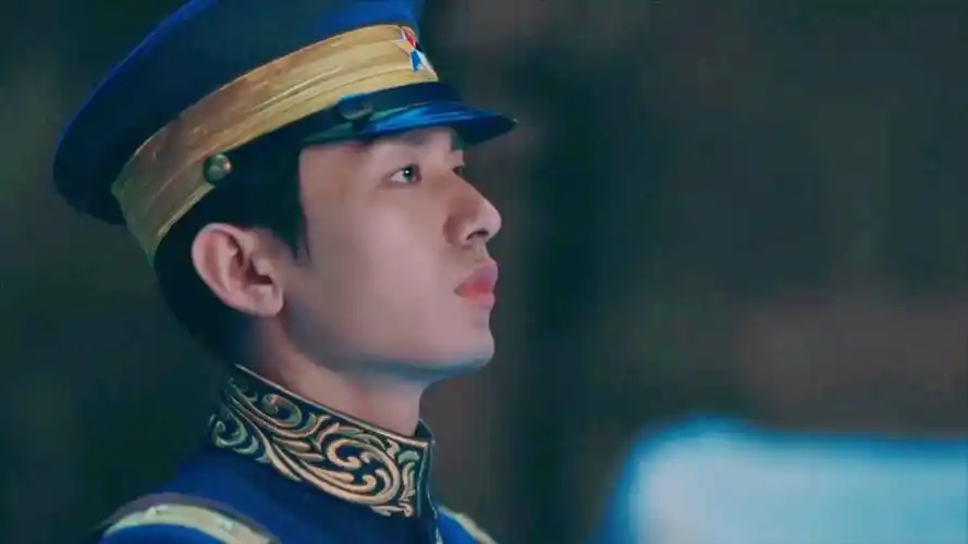 【成毅‖张不逊‖帅气的军装】不逊第一次重尸毒时候好迷人啊,光看成