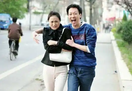 靠洗衣粉娶回朱媛媛,一生只谈一次恋爱,爱妻子也爱女儿_父母_王千源