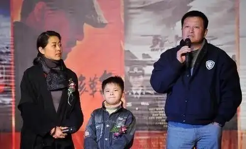 杨亚洲娶了情路坎坷的倪萍对继子视如己出对亲儿子避而不谈