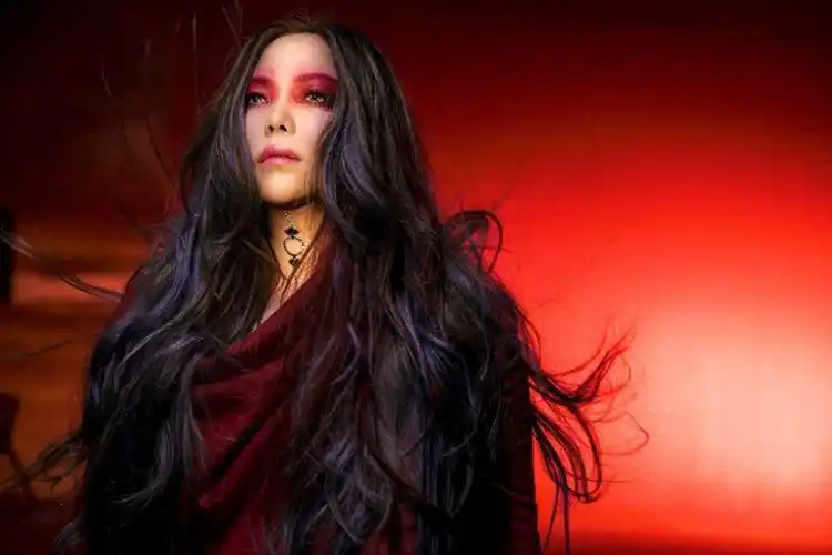 回顾事实证明50岁无夫无子的张惠妹已经走上另一条人生大道